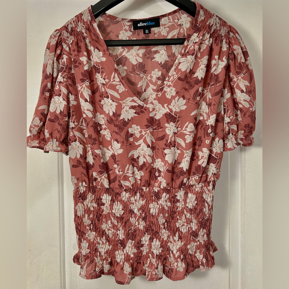 🌸 Alice Blue Floral Smocked Blouse – Size XL